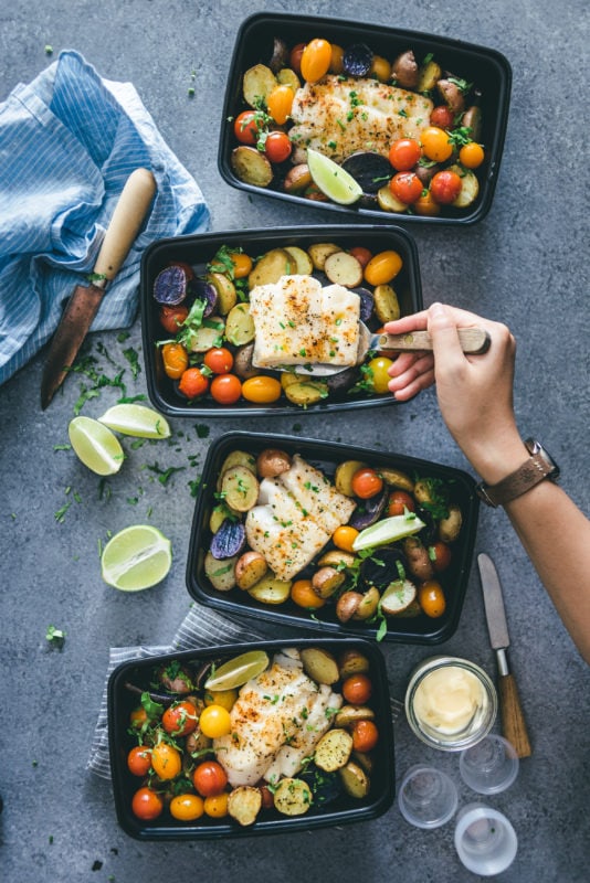 https://mealpreponfleek.com/wp-content/uploads/2017/03/1708_One-Pan-Baked-Cod-And-Veggies_007-534x800.jpg