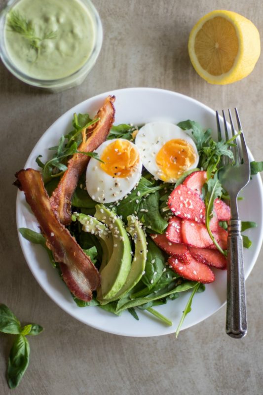 Whole30 Bacon & Strawberry Breakfast Salad