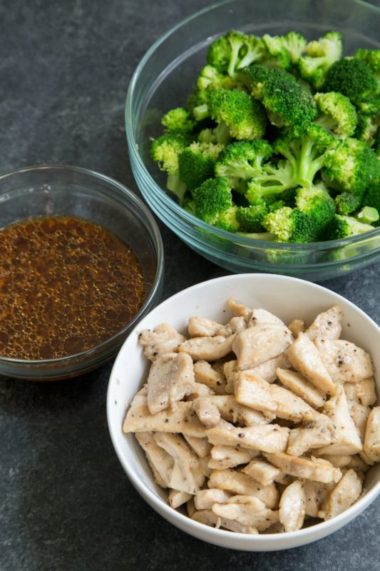 Keto Sesame Chicken & Broccoli Stir Fry Meal Prep