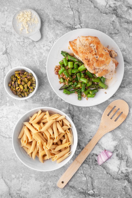Chicken Penne With Asparagus and Pistachios 