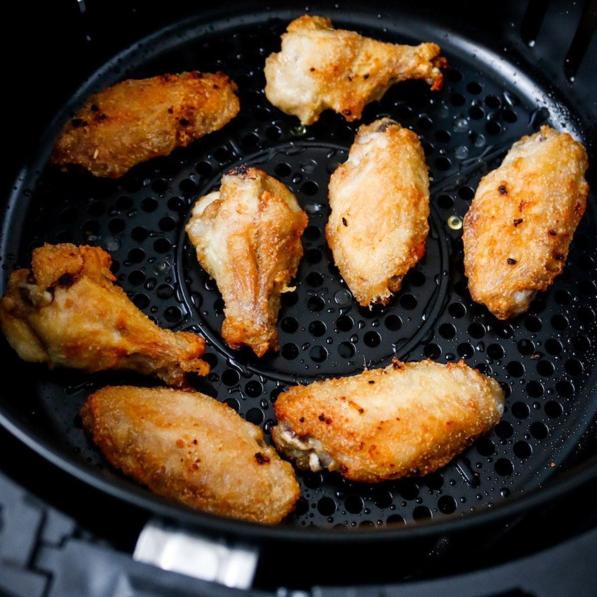 Air Fryer Garlic Parmesan Chicken Wings