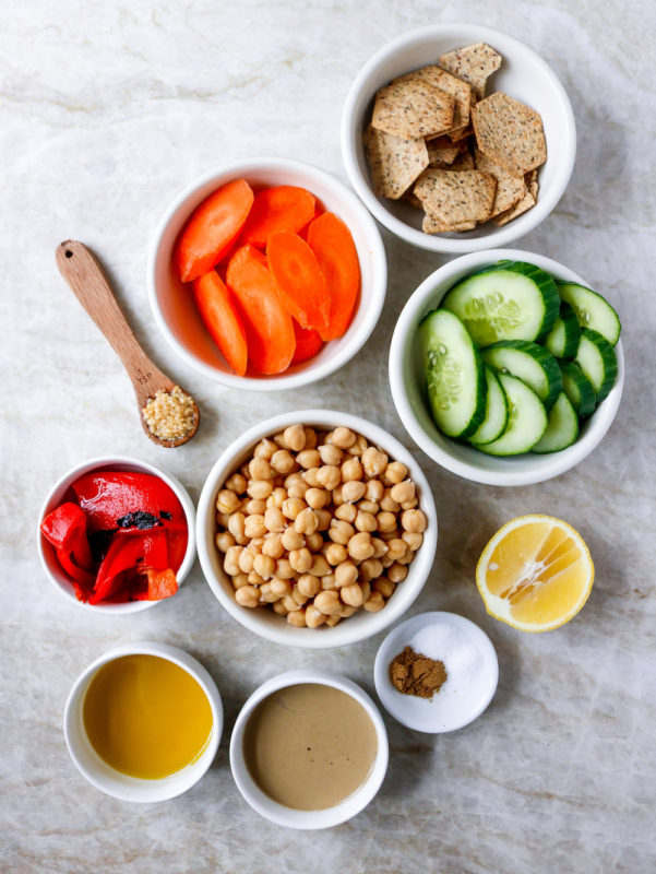 https://mealpreponfleek.com/wp-content/uploads/2020/01/Vegan-Roasted-Red-Pepper-Hummus-Snack-Box-Ingredients-601x800.jpg