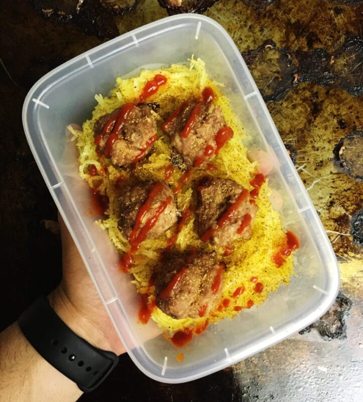 https://mealpreponfleek.com/wp-content/uploads/2022/12/spaghetti-squash-meatball-meal-prep2-768x850-1-723x800.jpg